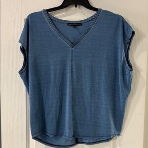 White House‎ Black Market Blue V-neck T-Shirt XL